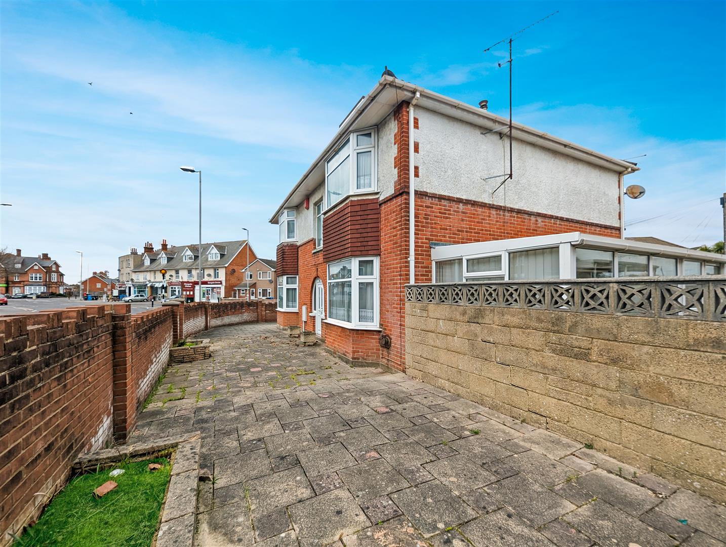 5 Bedroom House Garland Road, Poole